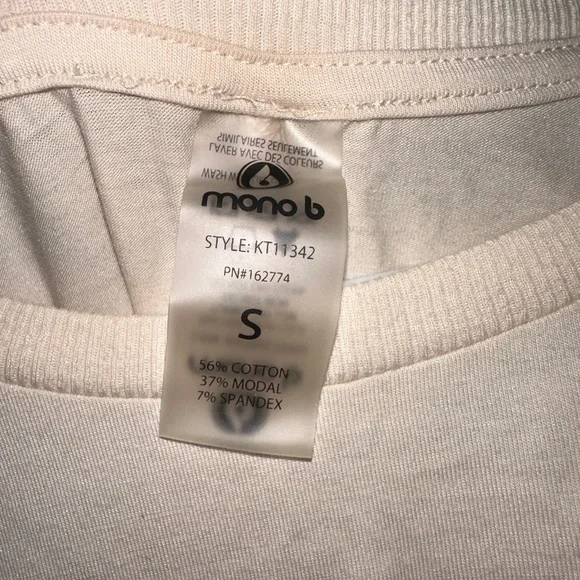 Capped Sleeve Crop Top - Picture 4 of 5